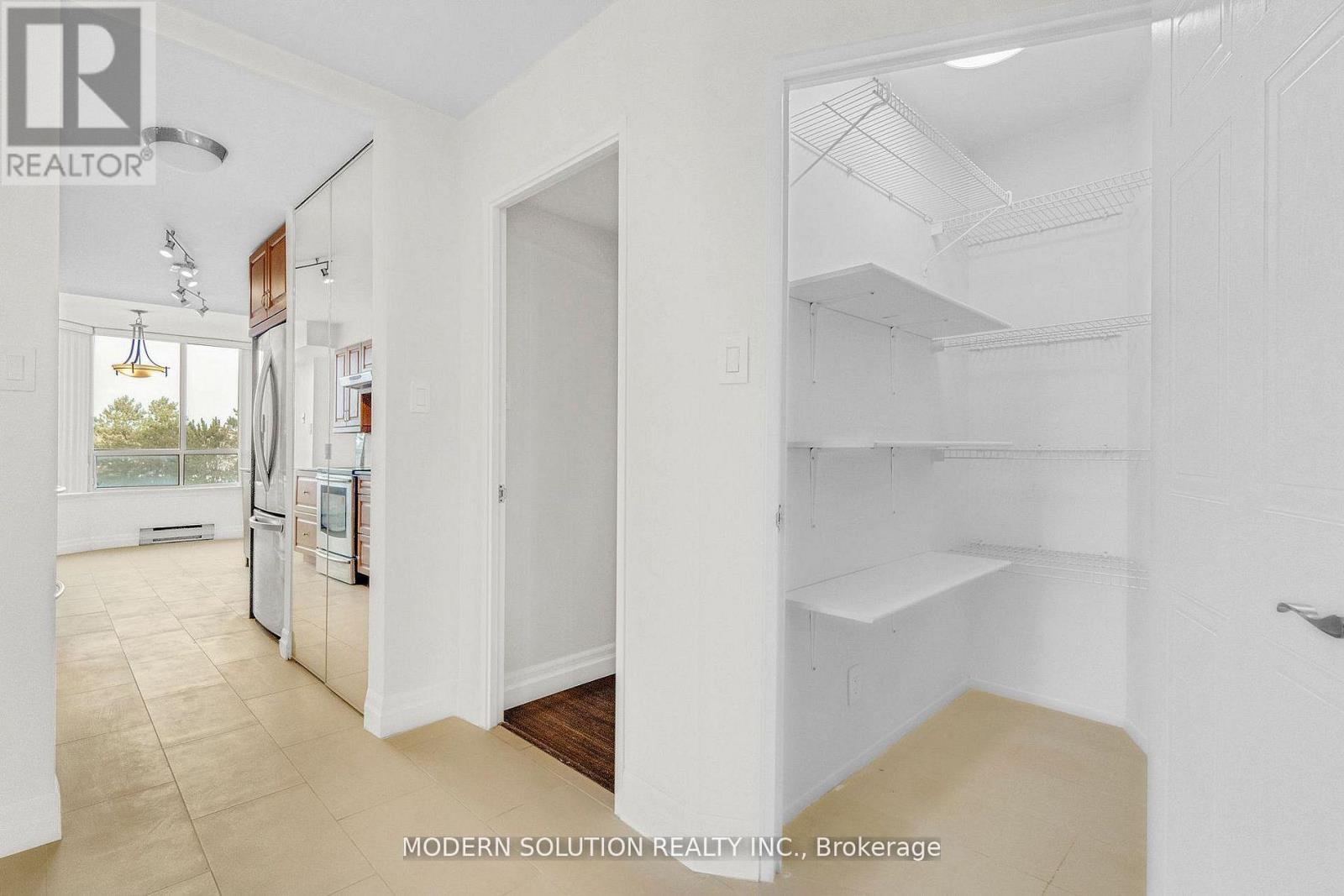 426 - 32 Clarissa Drive, Richmond Hill, Ontario  L4C 9R7 - Photo 35 - N12833652