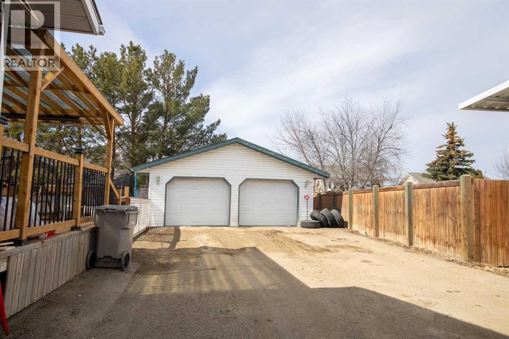 8218 Mission Heights Drive, Grande Prairie, Alberta  T8W 2A5 - Photo 2 - A2303694