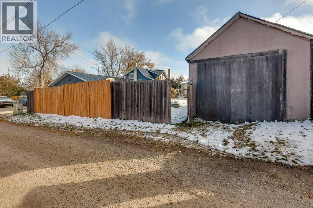 4515 50 Avenue, Innisfail, Alberta  T4G 1R3 - Photo 35 - A2264289