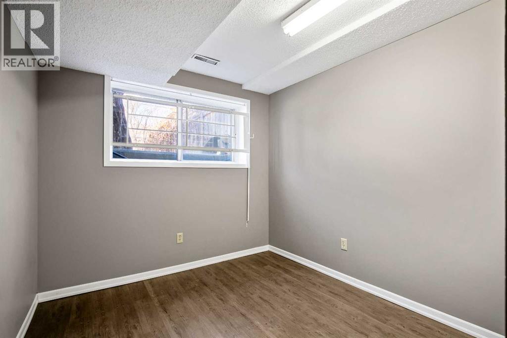 240 27 Avenue NW, Calgary, Alberta  T2M 2H4 - Photo 20 - A2303733