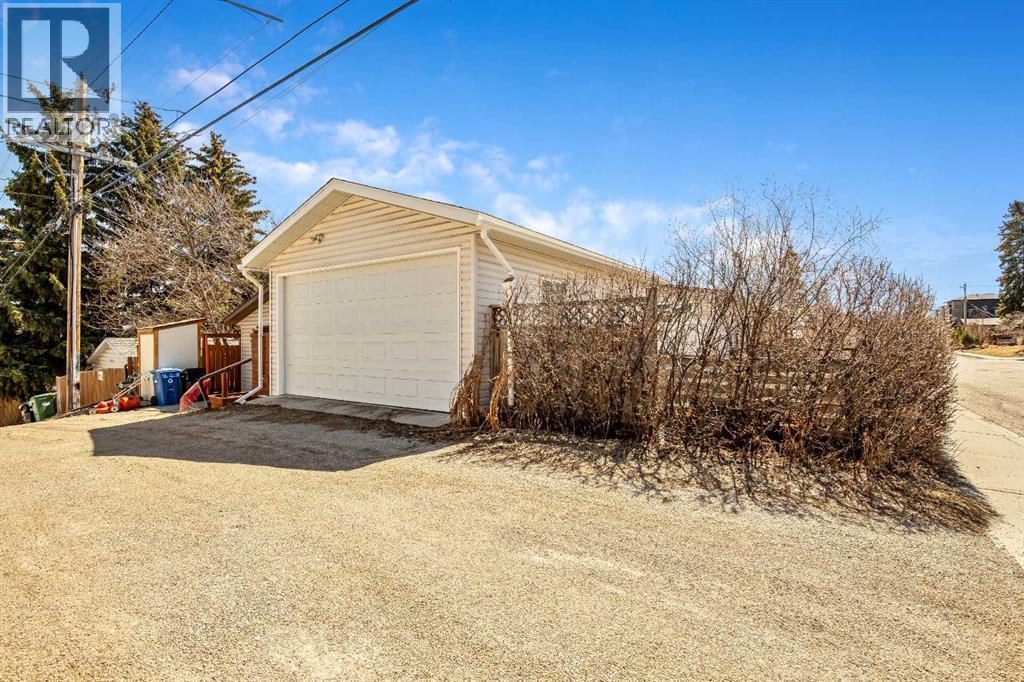 240 27 Avenue NW, Calgary, Alberta  T2M 2H4 - Photo 26 - A2303733