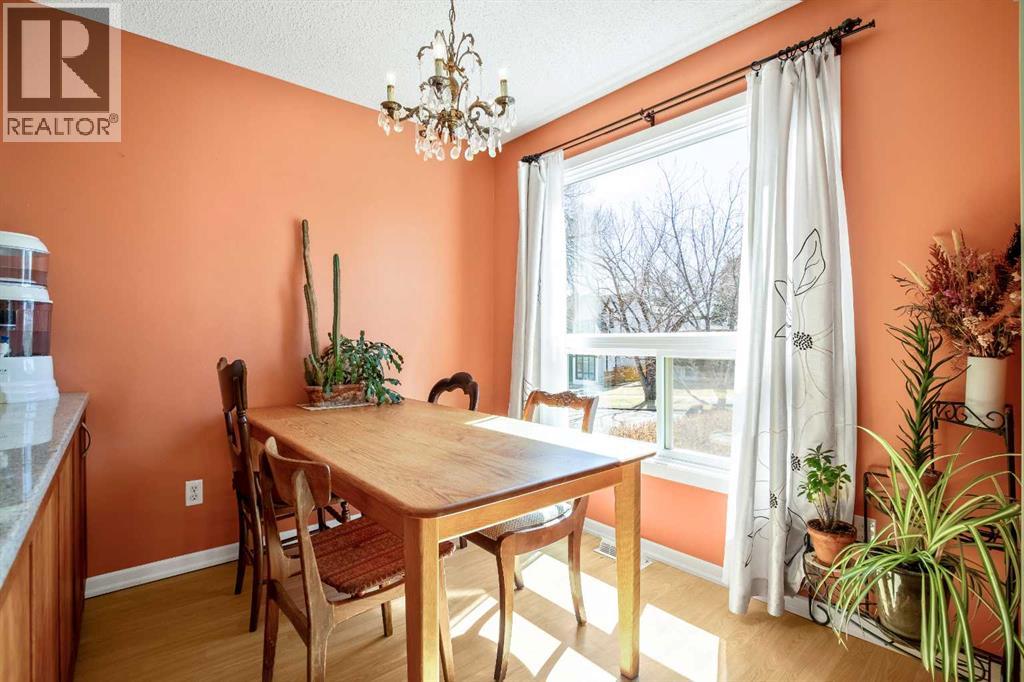 240 27 Avenue NW, Calgary, Alberta  T2M 2H4 - Photo 7 - A2303733