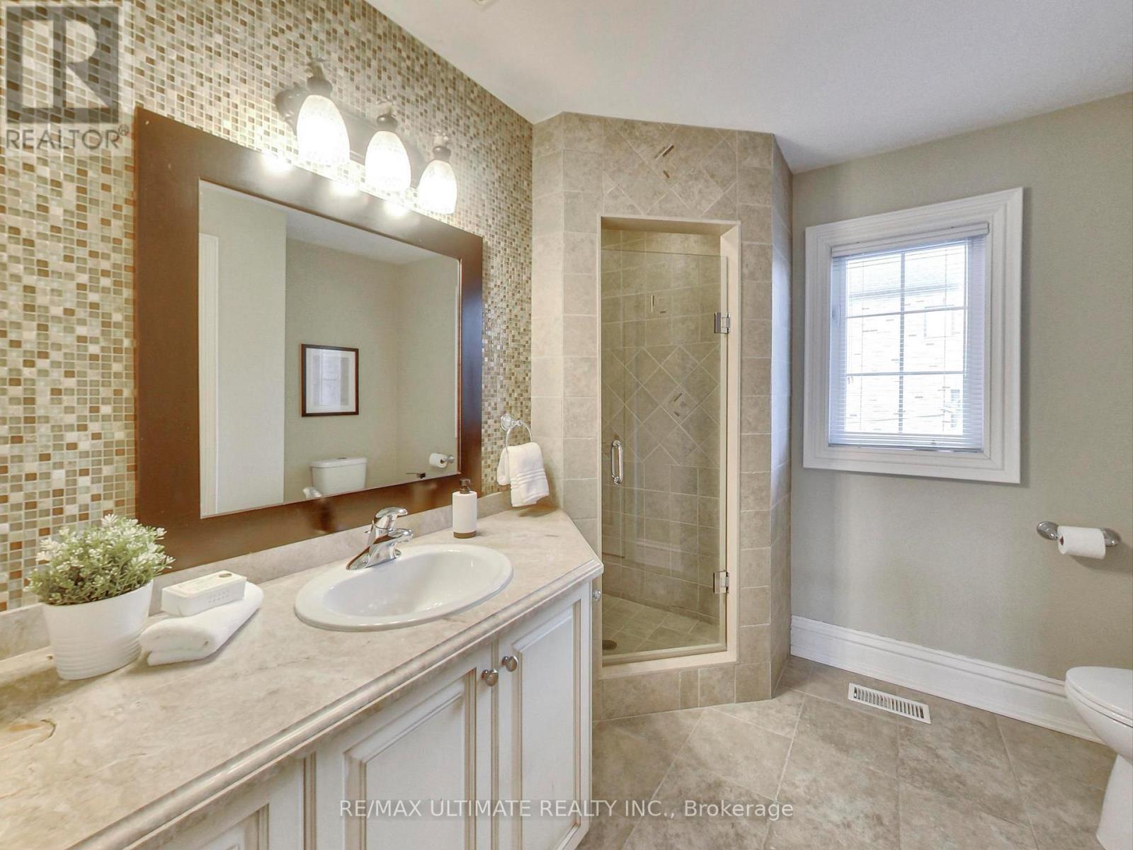 3 - 40 Harrow Drive, Toronto, Ontario  M6M 2X3 - Photo 2 - W13045720