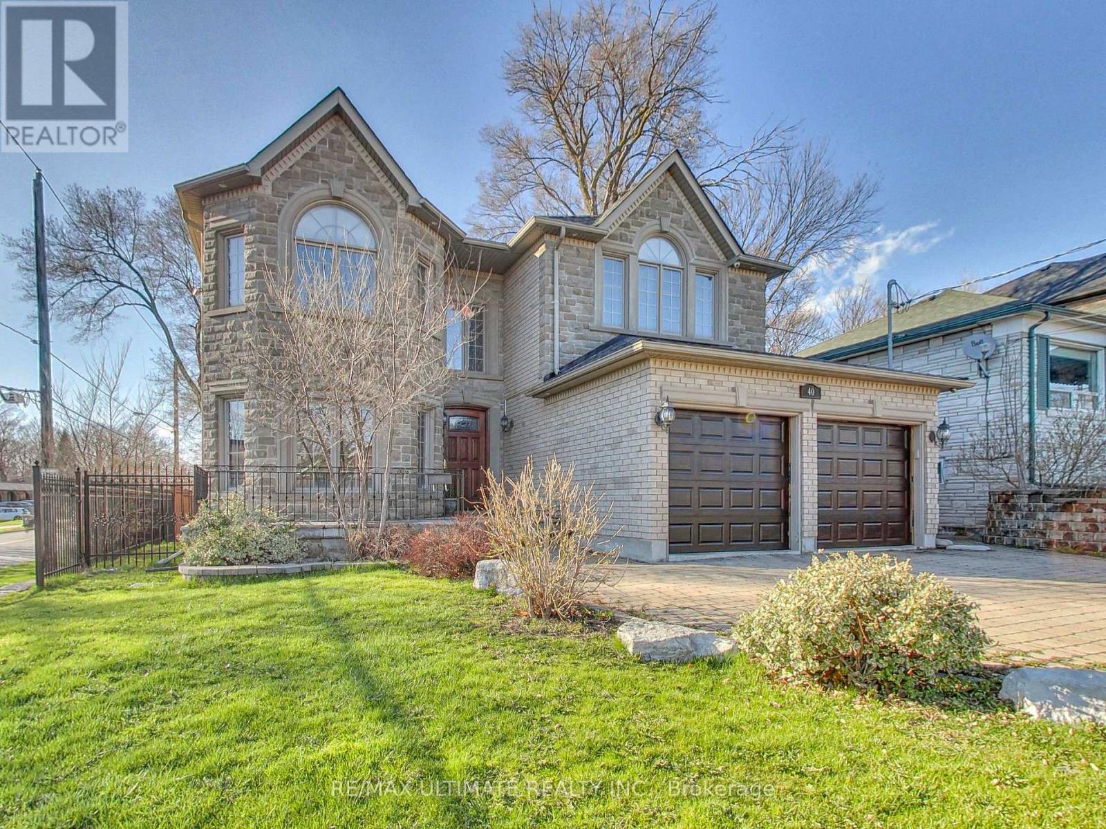 3 - 40 Harrow Drive, Toronto, Ontario  M6M 2X3 - Photo 5 - W13045720