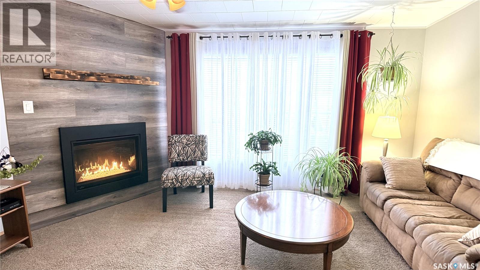 41 Royal Heights, Estevan, Saskatchewan  S4A 2T9 - Photo 2 - SK033984