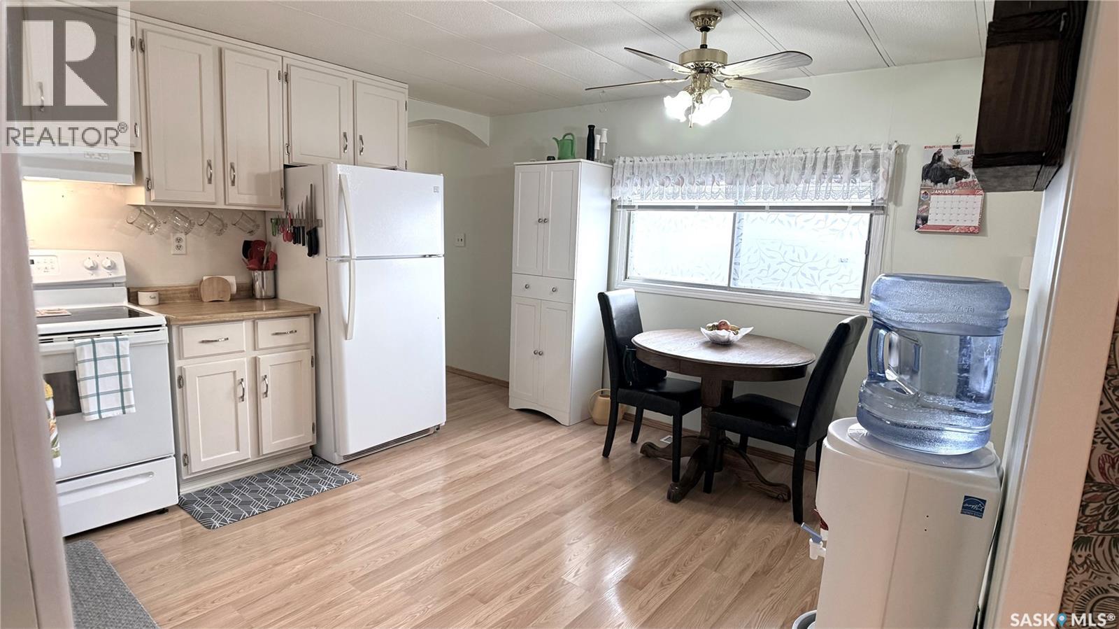 41 Royal Heights, Estevan, Saskatchewan  S4A 2T9 - Photo 6 - SK033984