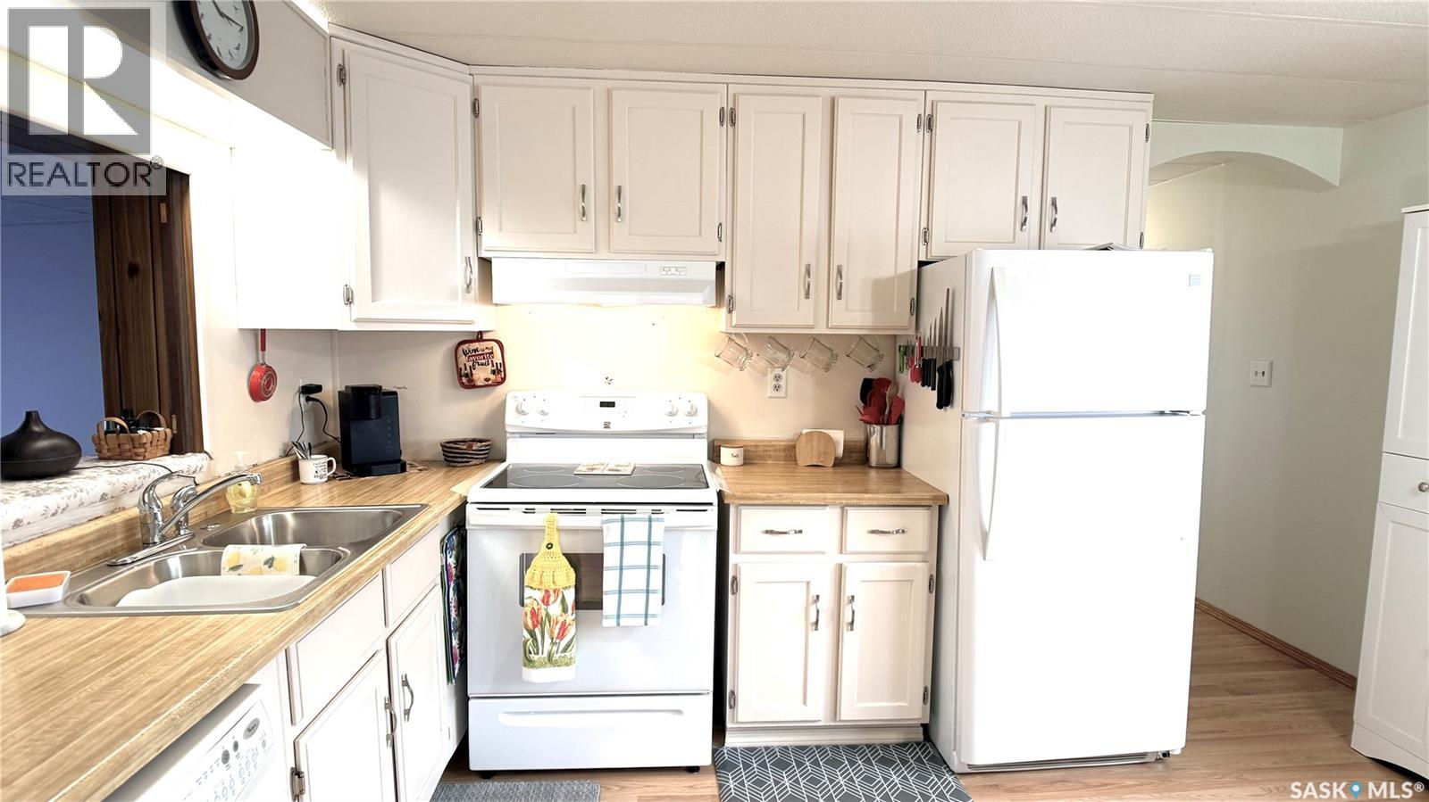 41 Royal Heights, Estevan, Saskatchewan  S4A 2T9 - Photo 8 - SK033984