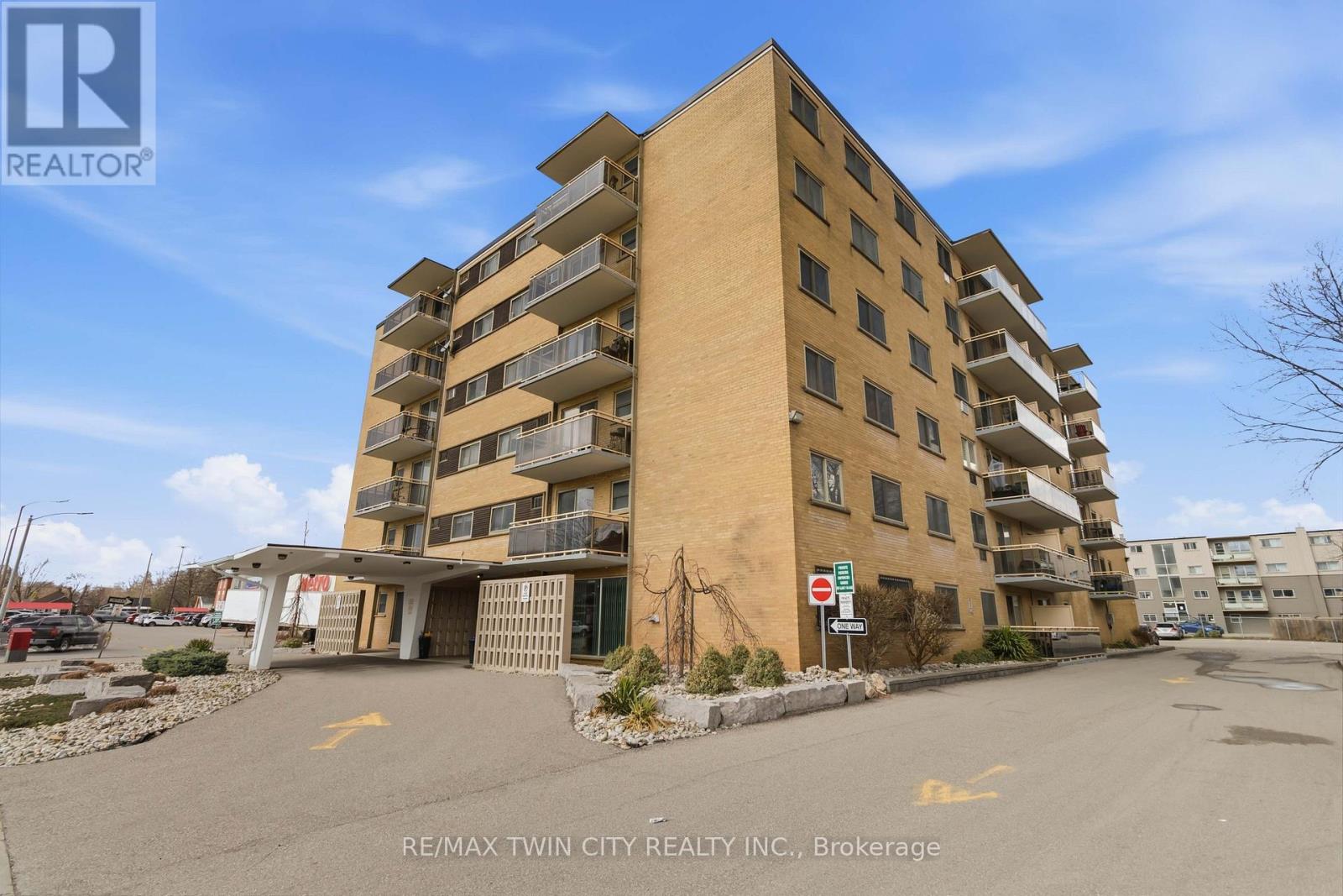 305 - 87 ST GEORGE STREET, Brantford, Ontario