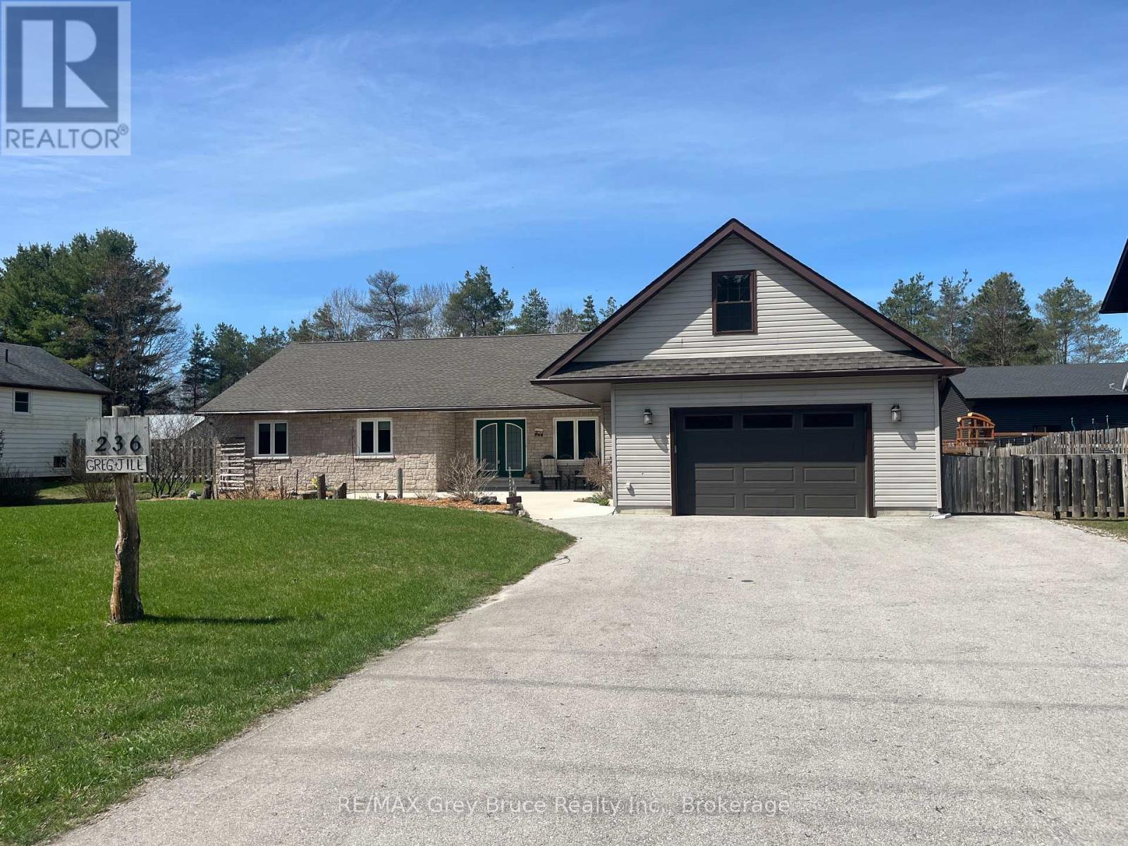 236 Bruce Street, South Bruce Peninsula, Ontario  N0H 2T0 - Photo 48 - X12224444