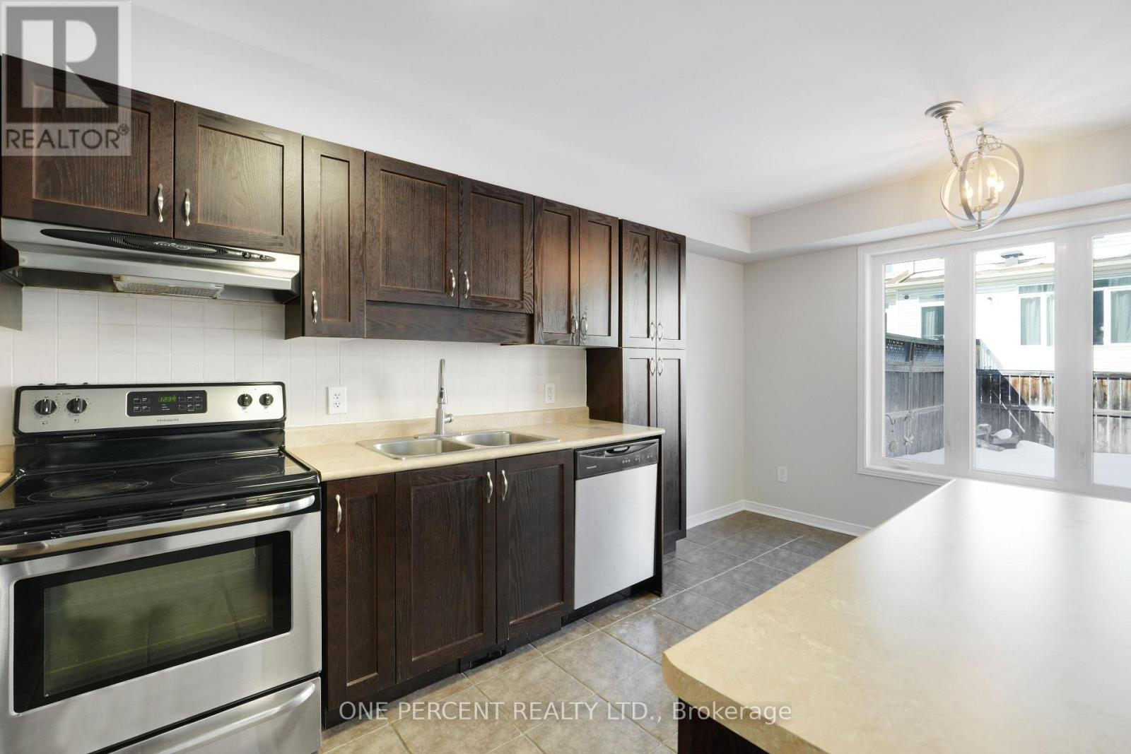 209 Rolling Meadow Crescent, Ottawa, Ontario  K1W 0B1 - Photo 16 - X12852890