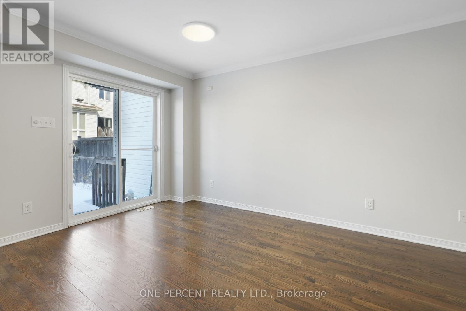 209 Rolling Meadow Crescent, Ottawa, Ontario  K1W 0B1 - Photo 11 - X12852890