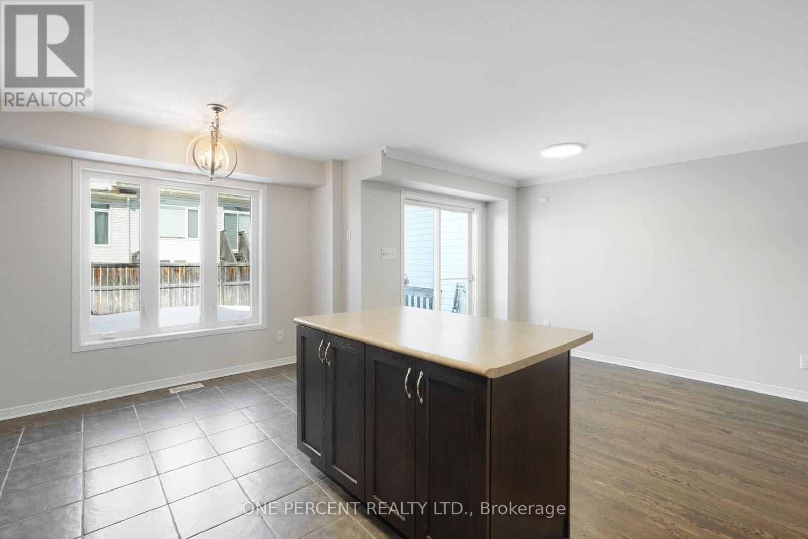 209 Rolling Meadow Crescent, Ottawa, Ontario  K1W 0B1 - Photo 19 - X12852890