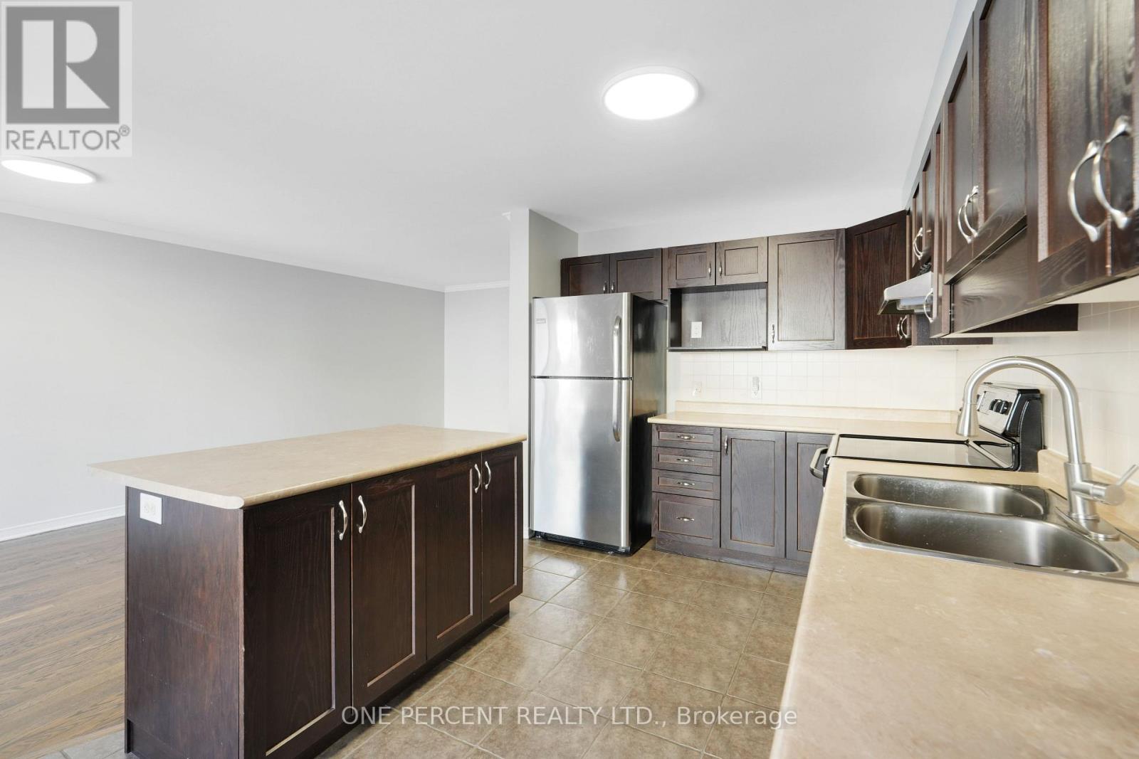 209 Rolling Meadow Crescent, Ottawa, Ontario  K1W 0B1 - Photo 15 - X12852890