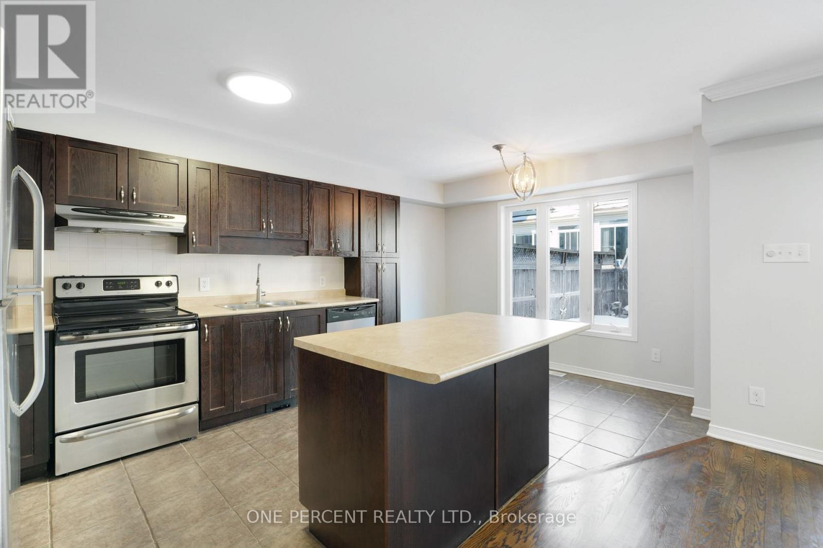 209 Rolling Meadow Crescent, Ottawa, Ontario  K1W 0B1 - Photo 17 - X12852890