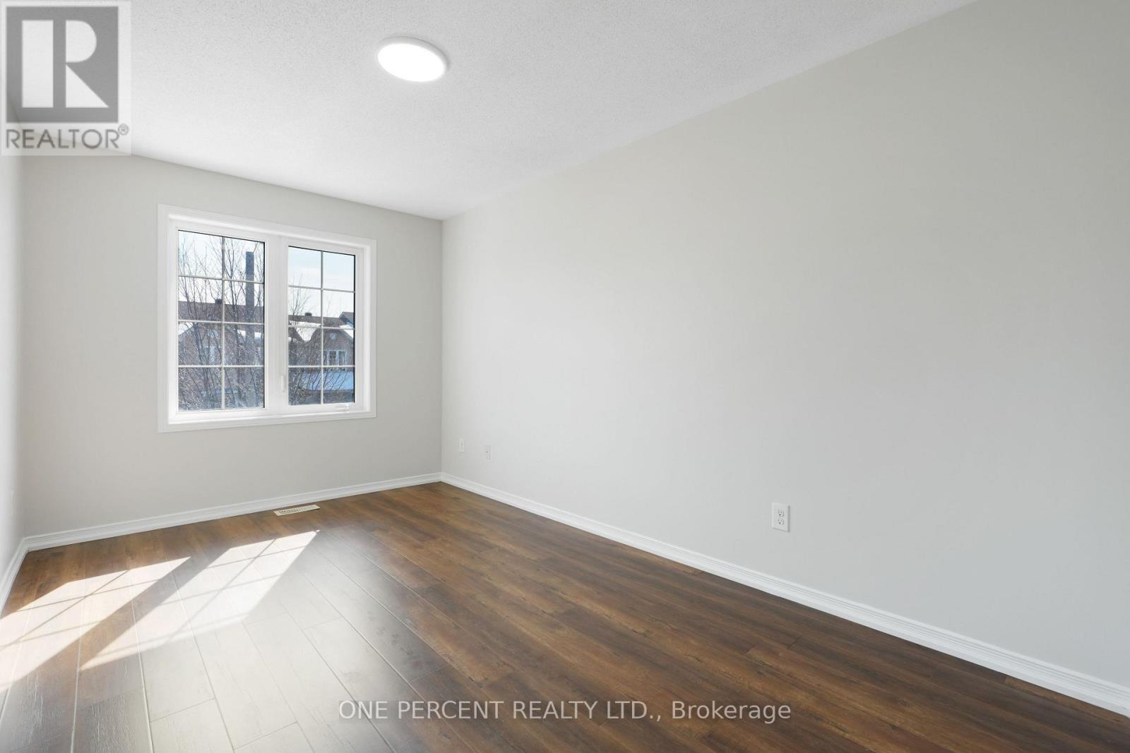 209 Rolling Meadow Crescent, Ottawa, Ontario  K1W 0B1 - Photo 25 - X12852890