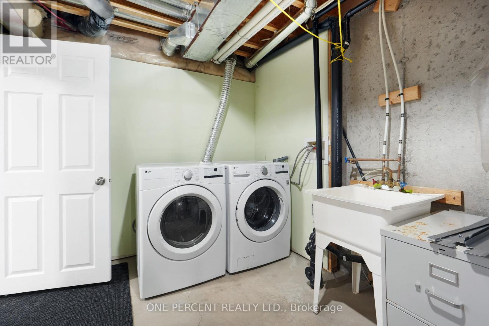 209 Rolling Meadow Crescent, Ottawa, Ontario  K1W 0B1 - Photo 33 - X12852890