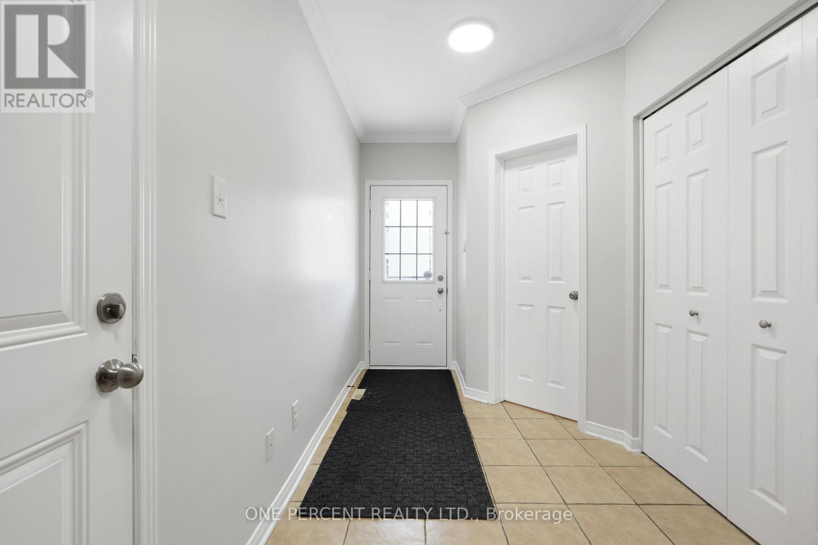 209 Rolling Meadow Crescent, Ottawa, Ontario  K1W 0B1 - Photo 5 - X12852890