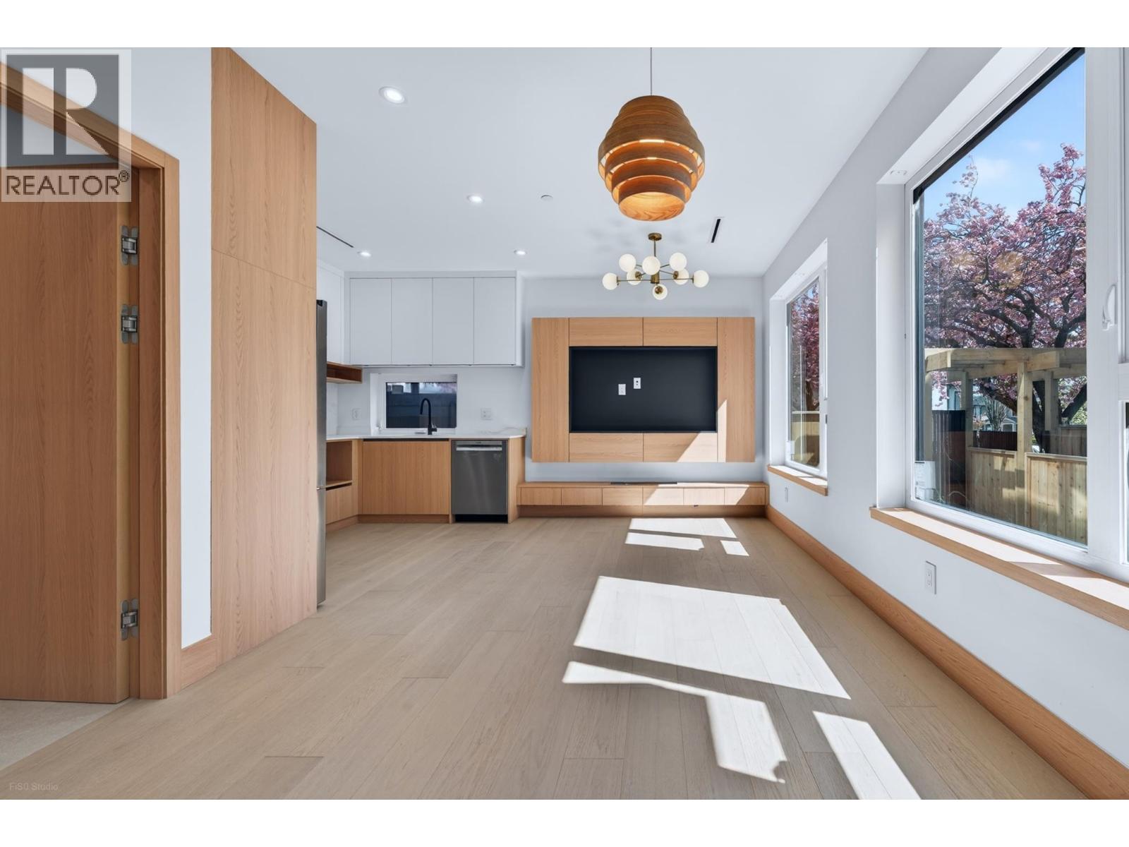 3 1495 E 58th Avenue, Vancouver, British Columbia  V5P 2B9 - Photo 3 - R3108812