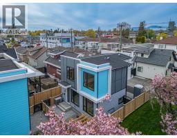 3 1495 E 58TH AVENUE, Vancouver, British Columbia