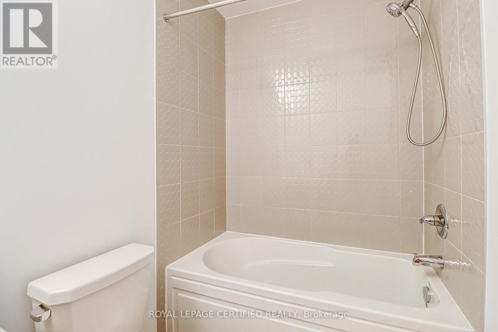 2013 Cameron Lott Crescent, Oshawa, Ontario  L1L 0S1 - Photo 29 - E13045760