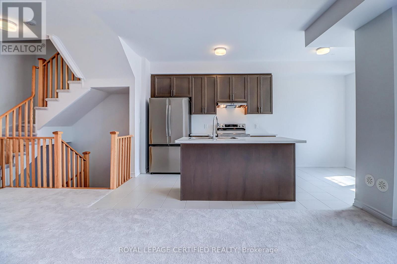 2013 Cameron Lott Crescent, Oshawa, Ontario  L1L 0S1 - Photo 8 - E13045760