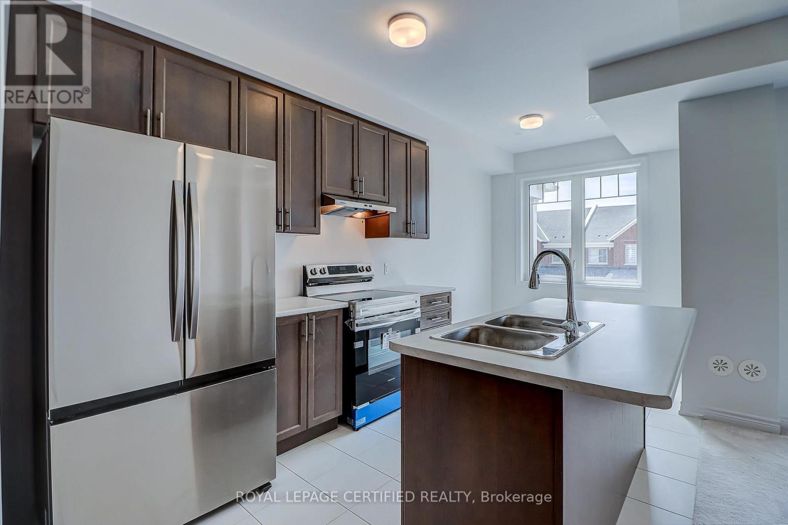 2013 Cameron Lott Crescent, Oshawa, Ontario  L1L 0S1 - Photo 9 - E13045760