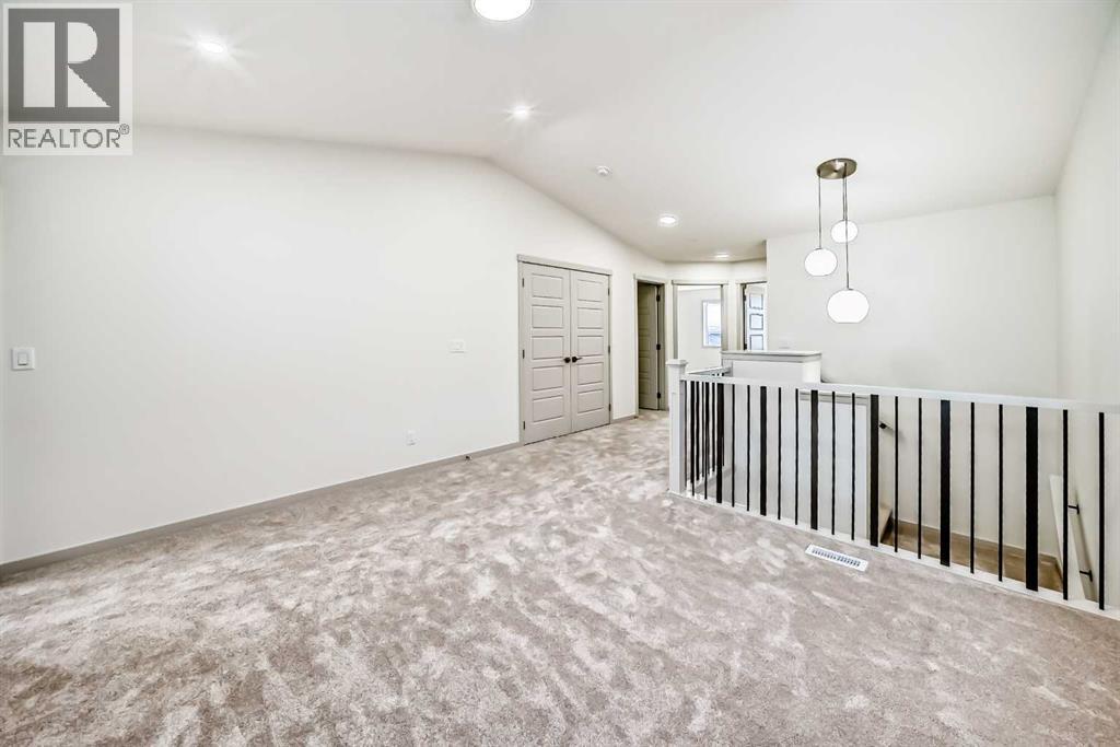 31 Lucas Passage NW, Calgary, Alberta  T3P 1Z4 - Photo 36 - A2283547