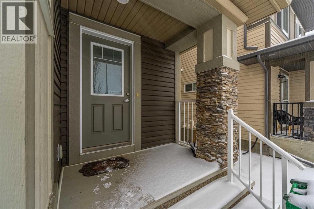 313 Hillcrest Road Sw, Airdrie, Alberta  T4B 4K1 - Photo 2 - A2297458