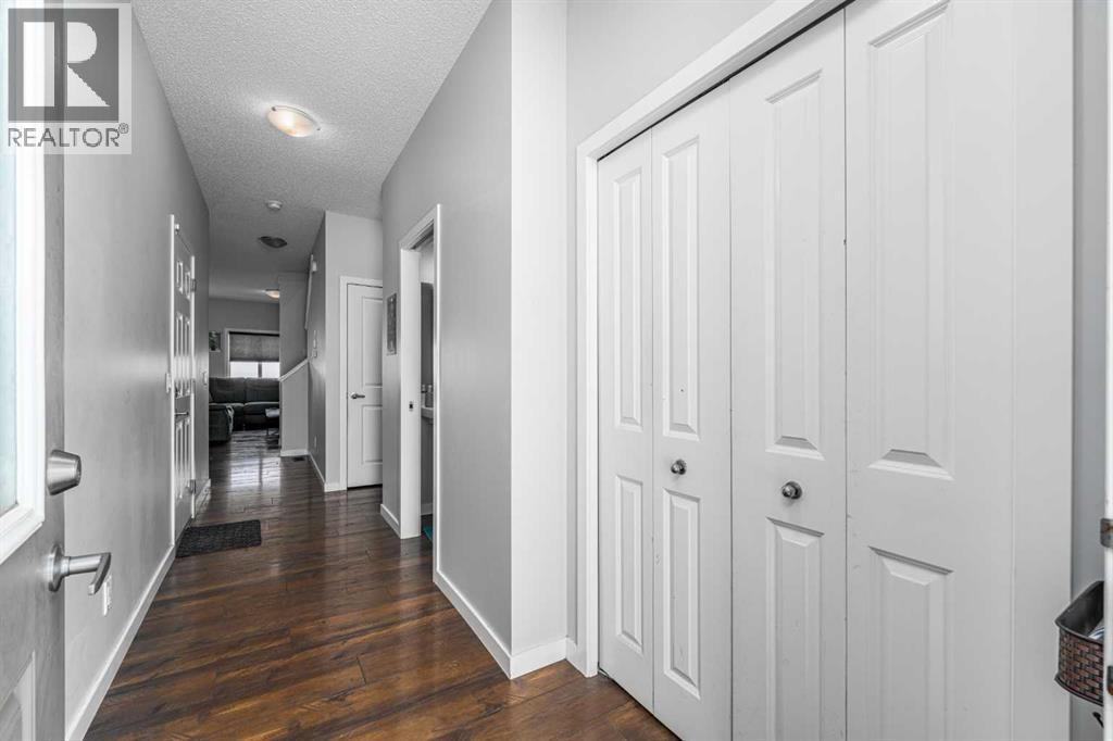 313 Hillcrest Road Sw, Airdrie, Alberta  T4B 4K1 - Photo 3 - A2297458