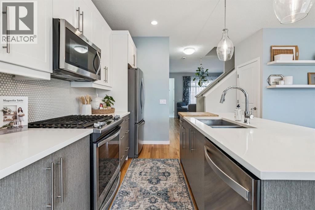 143 Fireside Drive, Cochrane, Alberta  T4C 0X4 - Photo 5 - A2303218