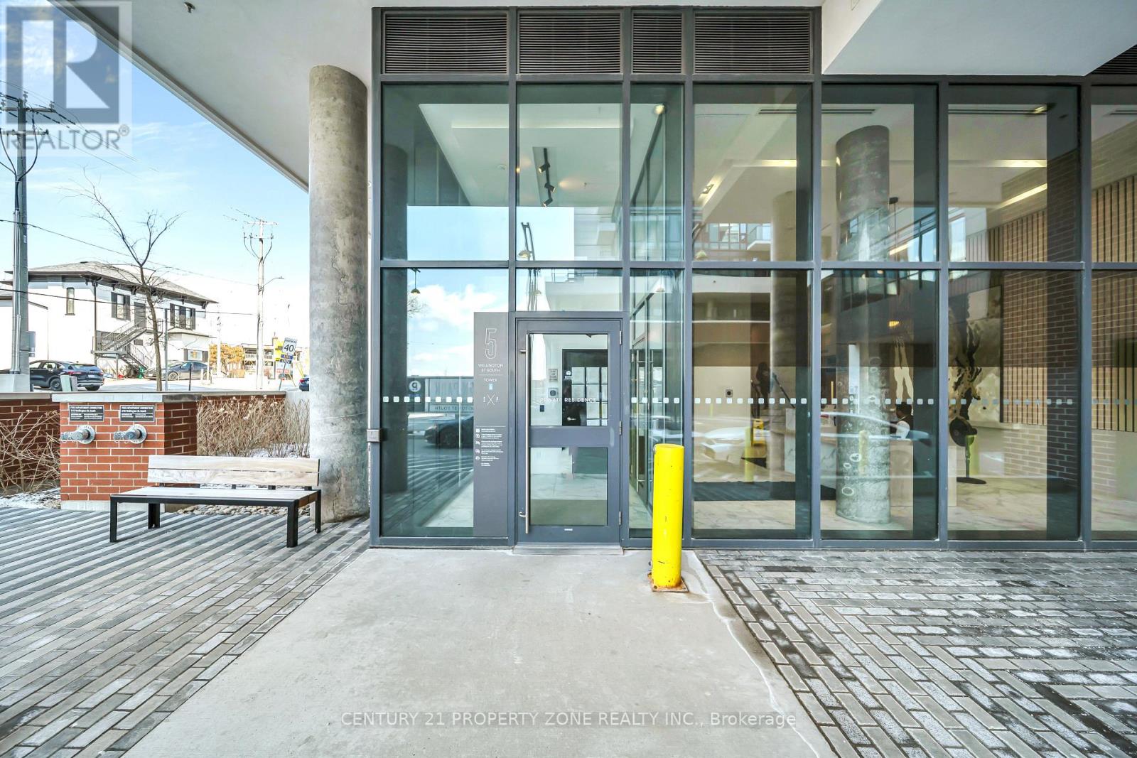 1612 - 5 Wellington Street, Kitchener, Ontario  N2G 0E3 - Photo 3 - X13045758