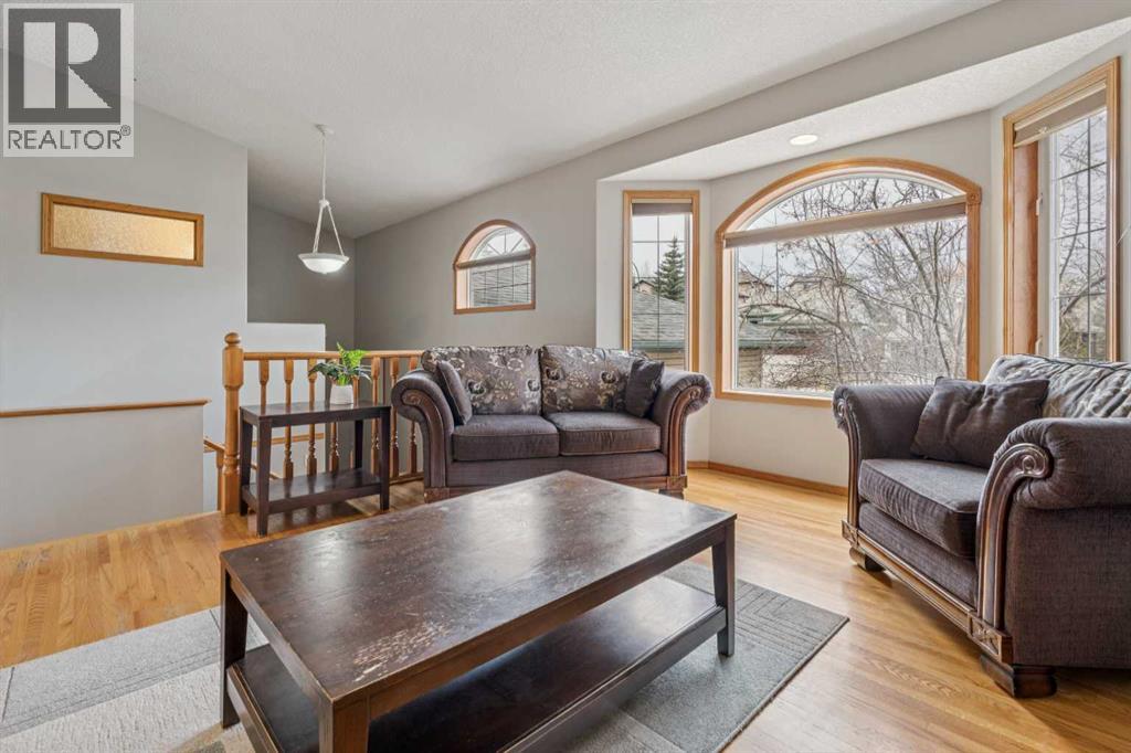 10 Bow Ridge Lane, Cochrane, Alberta  T4C 1T6 - Photo 9 - A2303344