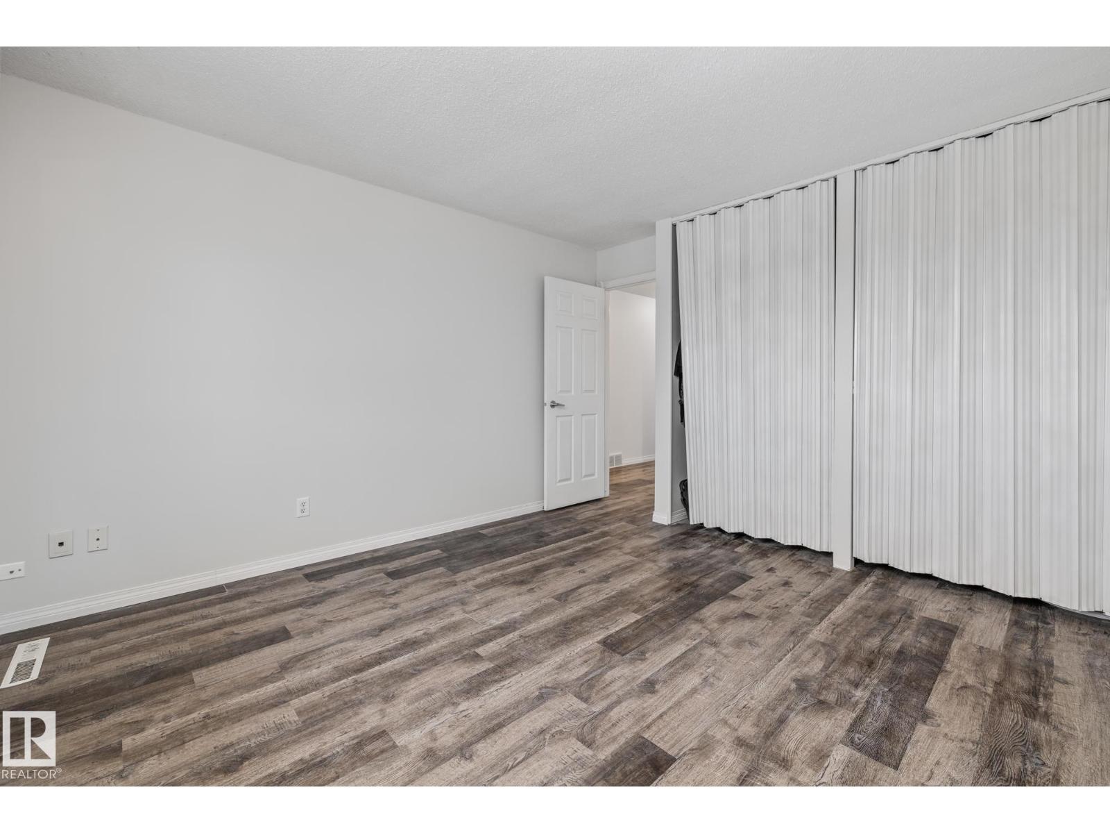 145b Royal Rd NW, Edmonton, Alberta  T6J 2E7 - Photo 20 - E4476475