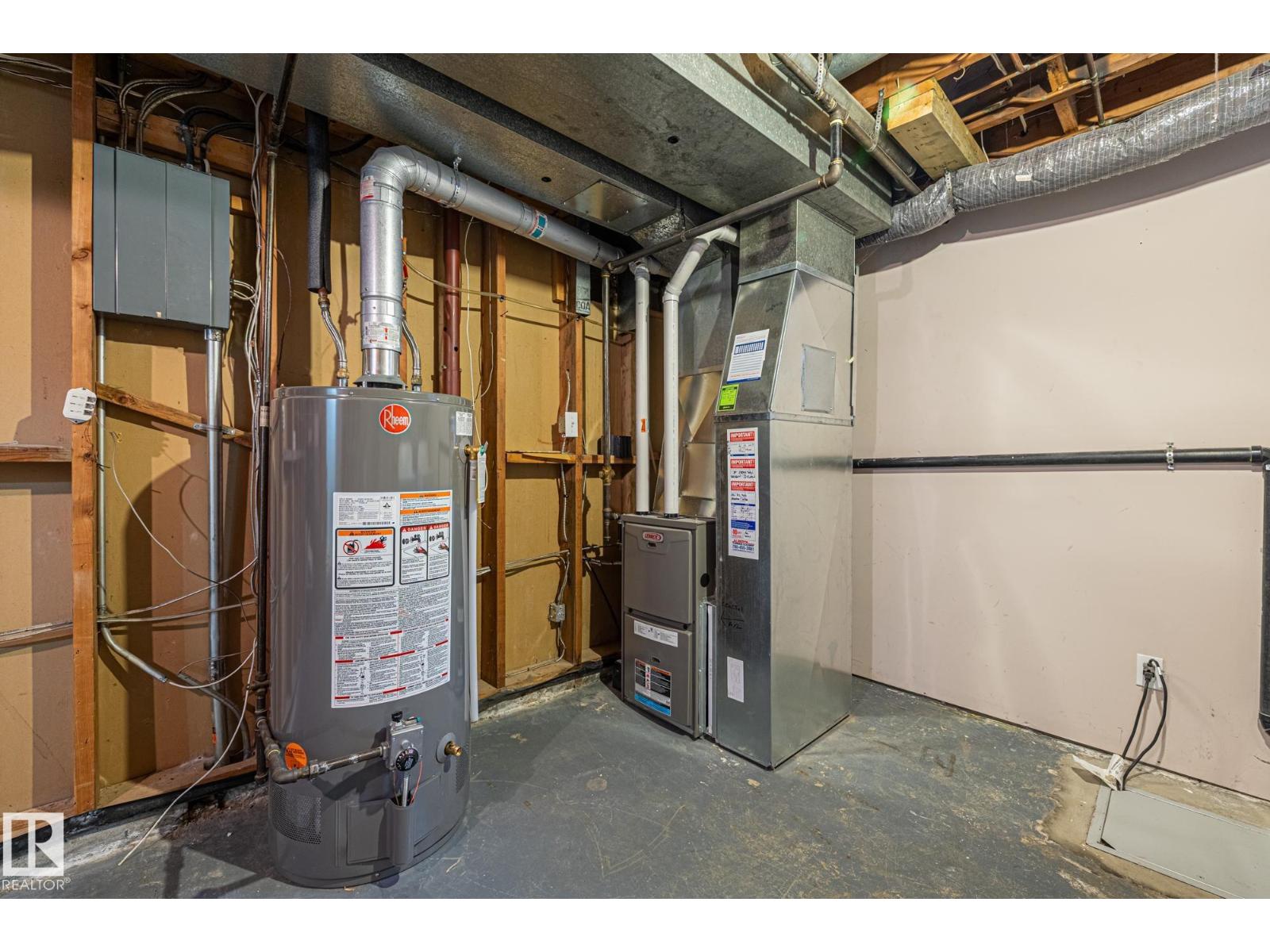 145b Royal Rd NW, Edmonton, Alberta  T6J 2E7 - Photo 28 - E4476475