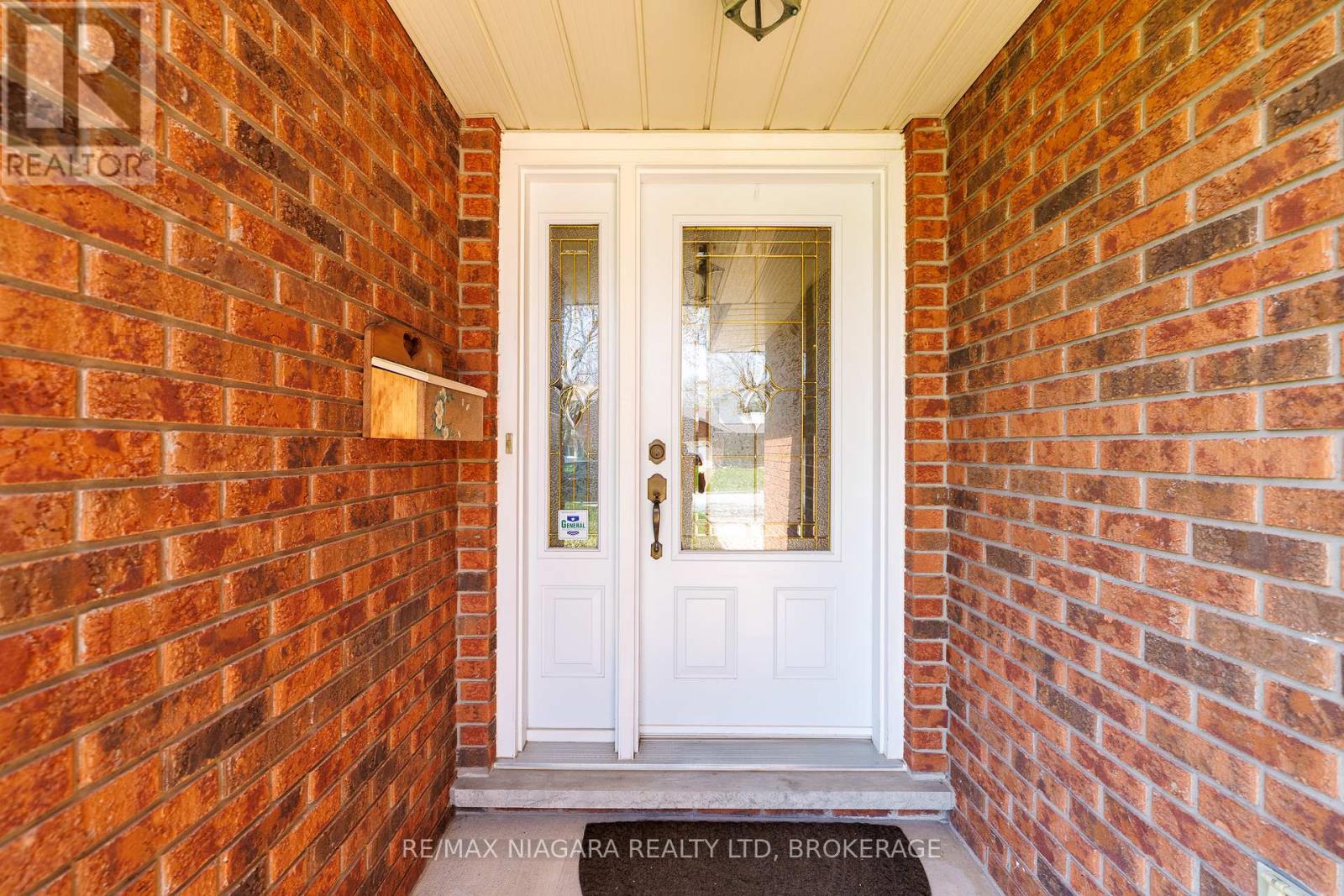 4409 Latina Crescent, Niagara Falls, Ontario  L2E 7C3 - Photo 2 - X13045772