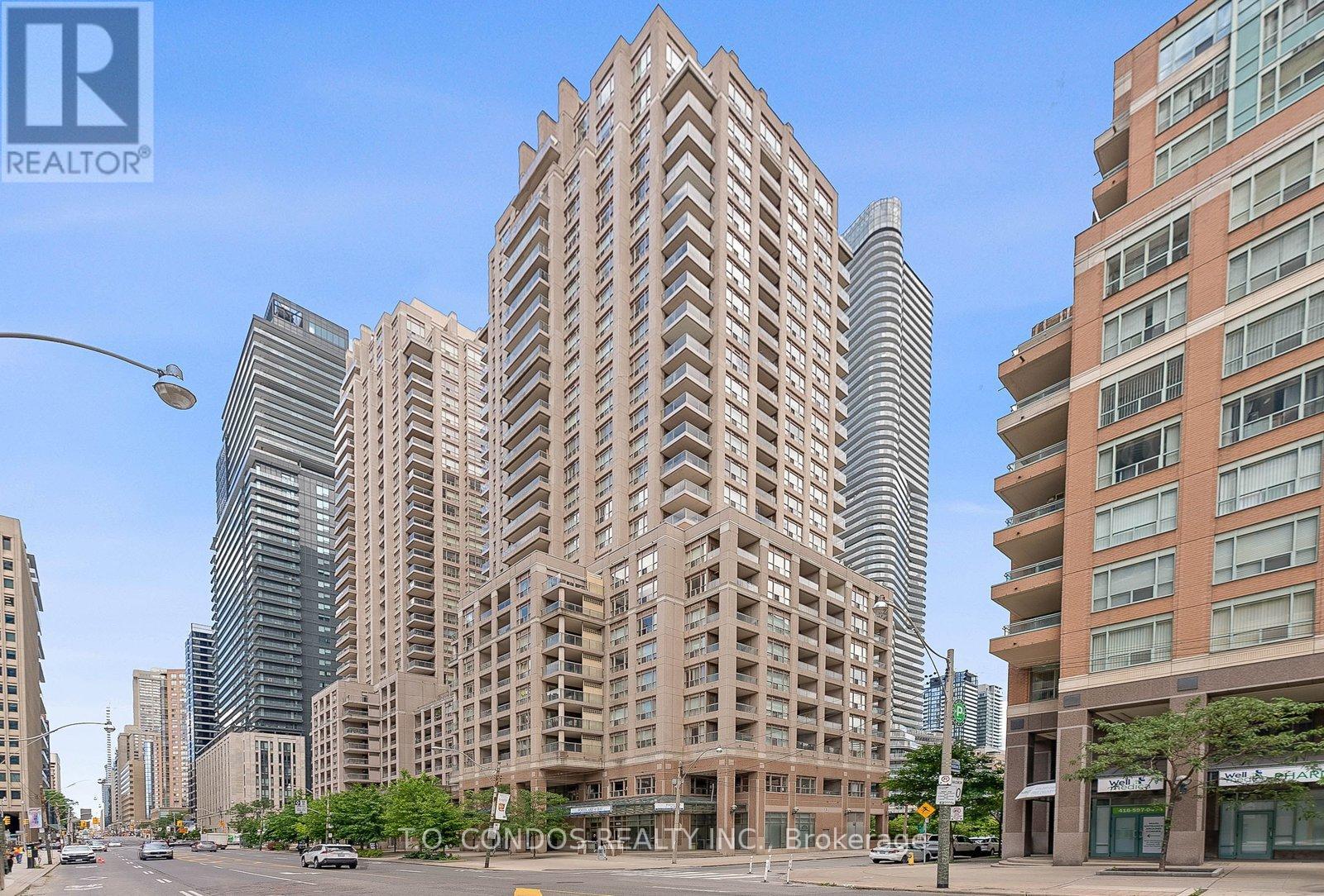 2002 - 909 BAY STREET, Toronto, Ontario