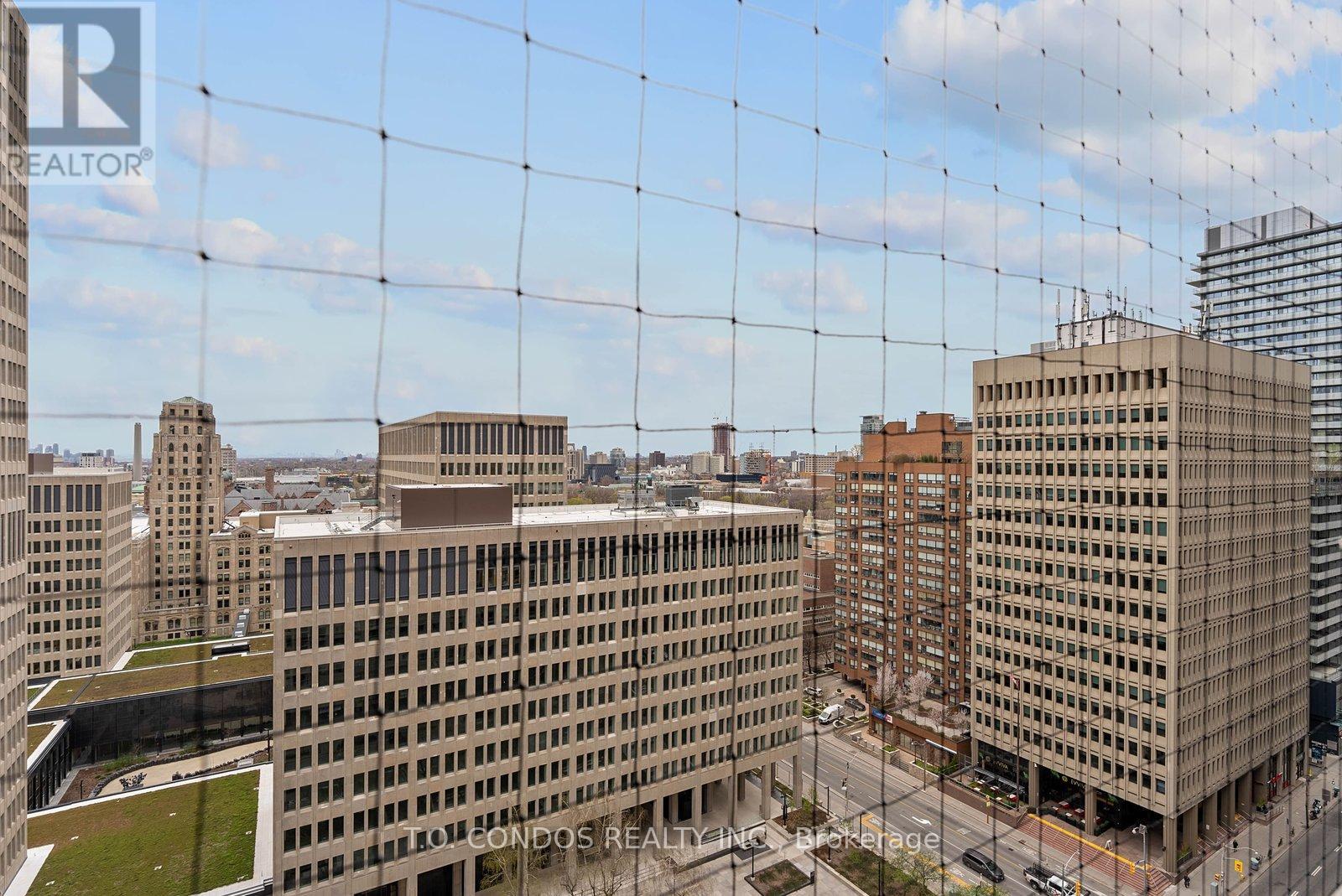 2002 - 909 Bay Street, Toronto, Ontario  M5S 3G2 - Photo 26 - C13045788