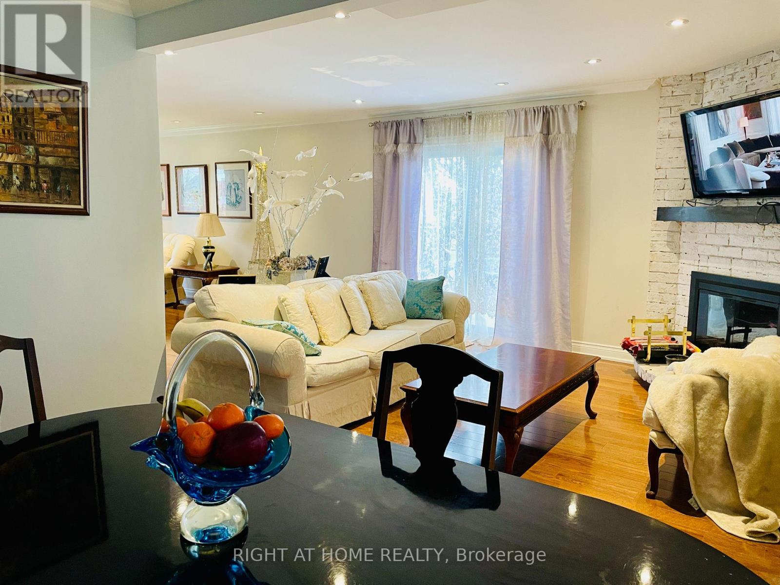 1689 Major Oaks Road, Pickering, Ontario  L1X 1X1 - Photo 15 - E13045776