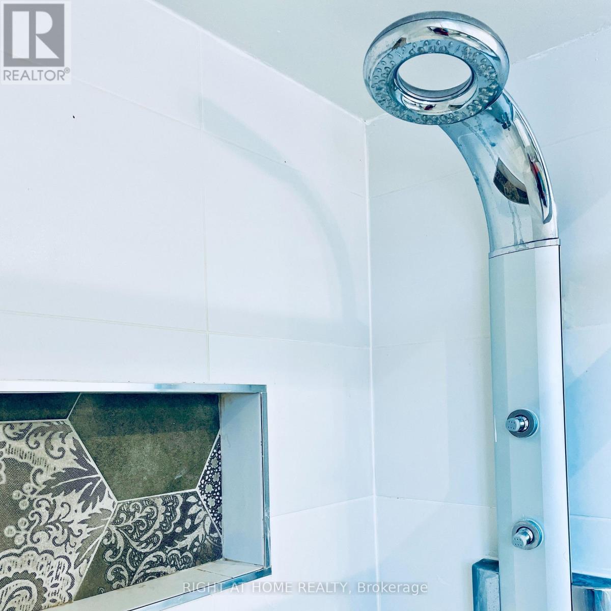 1689 Major Oaks Road, Pickering, Ontario  L1X 1X1 - Photo 23 - E13045776