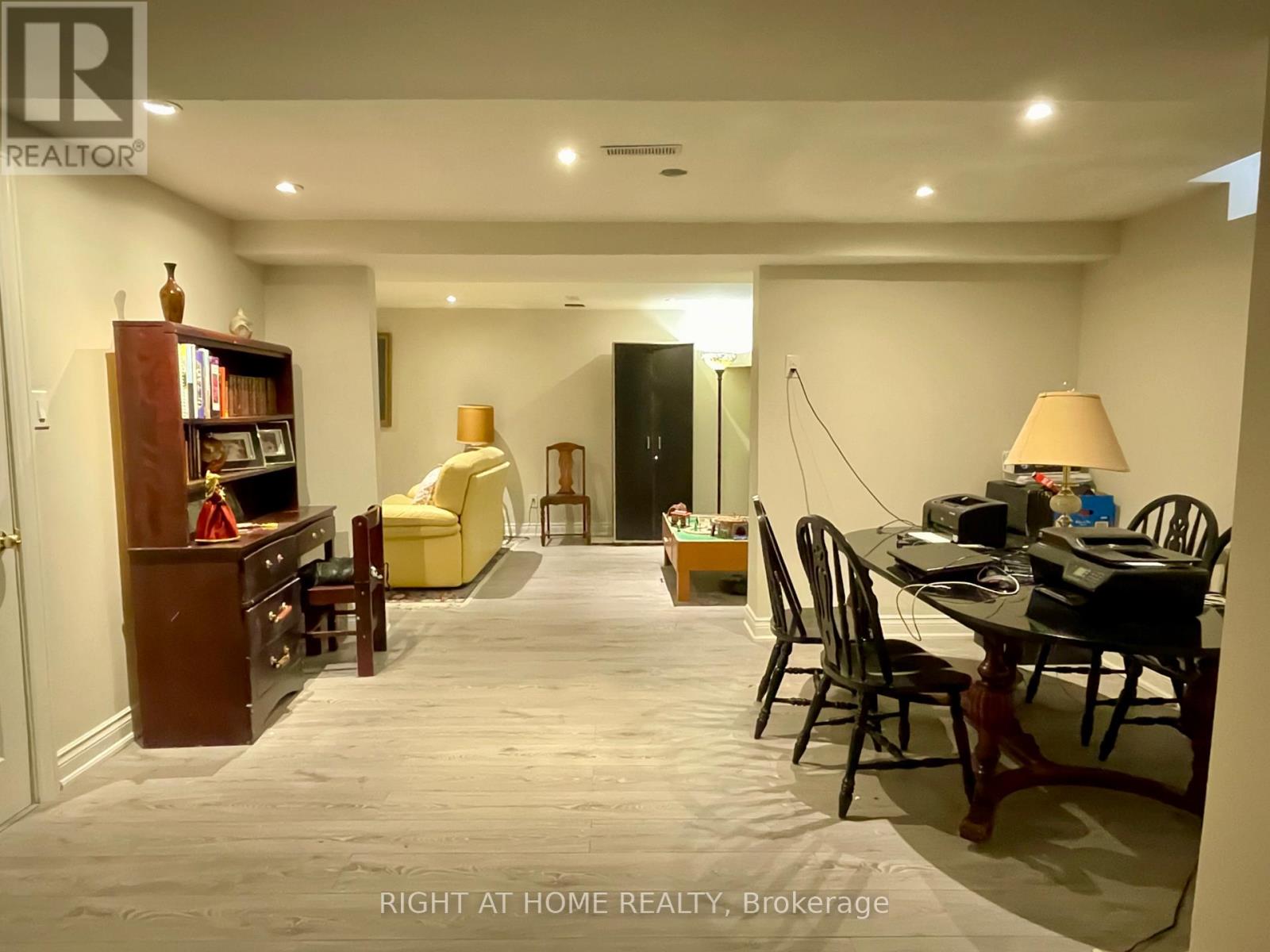 1689 Major Oaks Road, Pickering, Ontario  L1X 1X1 - Photo 35 - E13045776