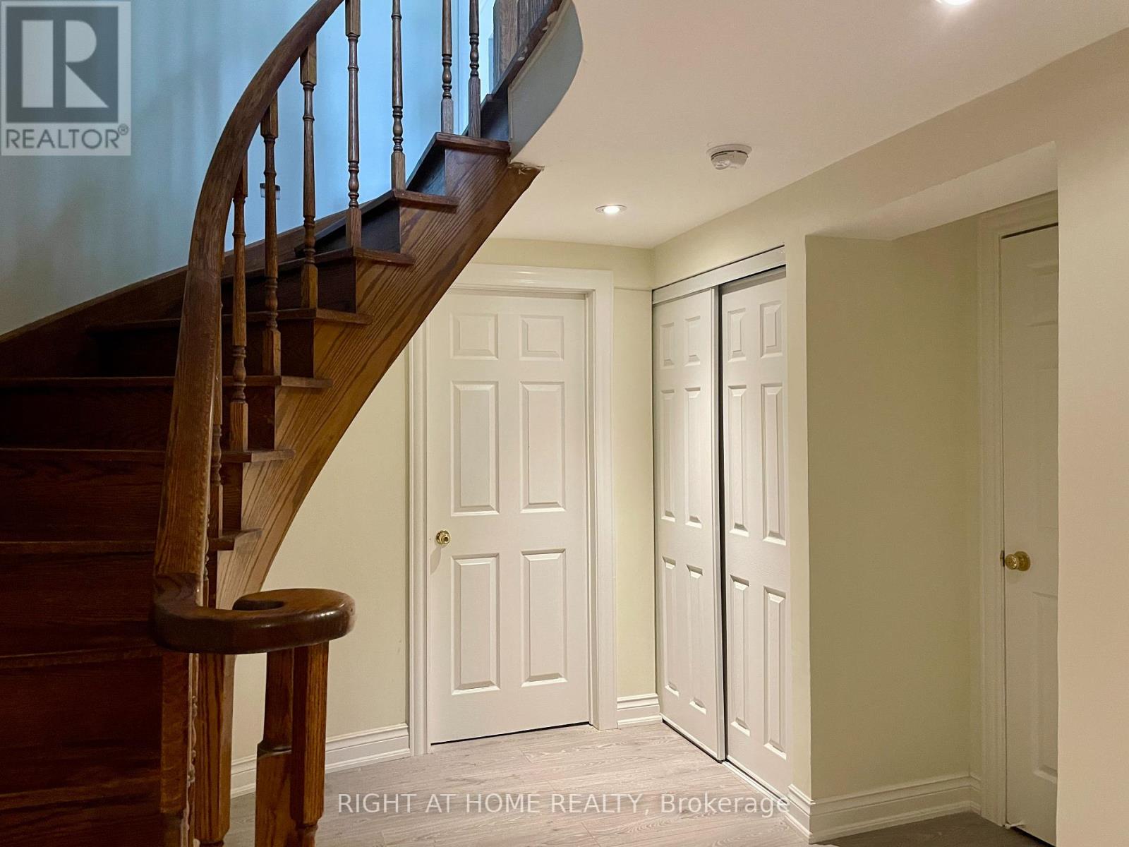 1689 Major Oaks Road, Pickering, Ontario  L1X 1X1 - Photo 36 - E13045776