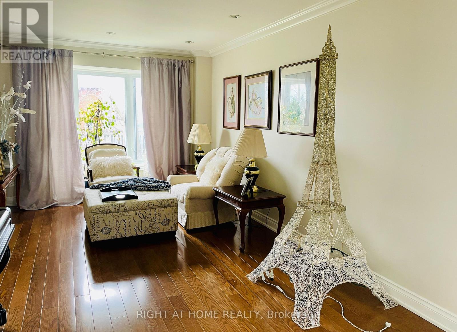 1689 Major Oaks Road, Pickering, Ontario  L1X 1X1 - Photo 8 - E13045776