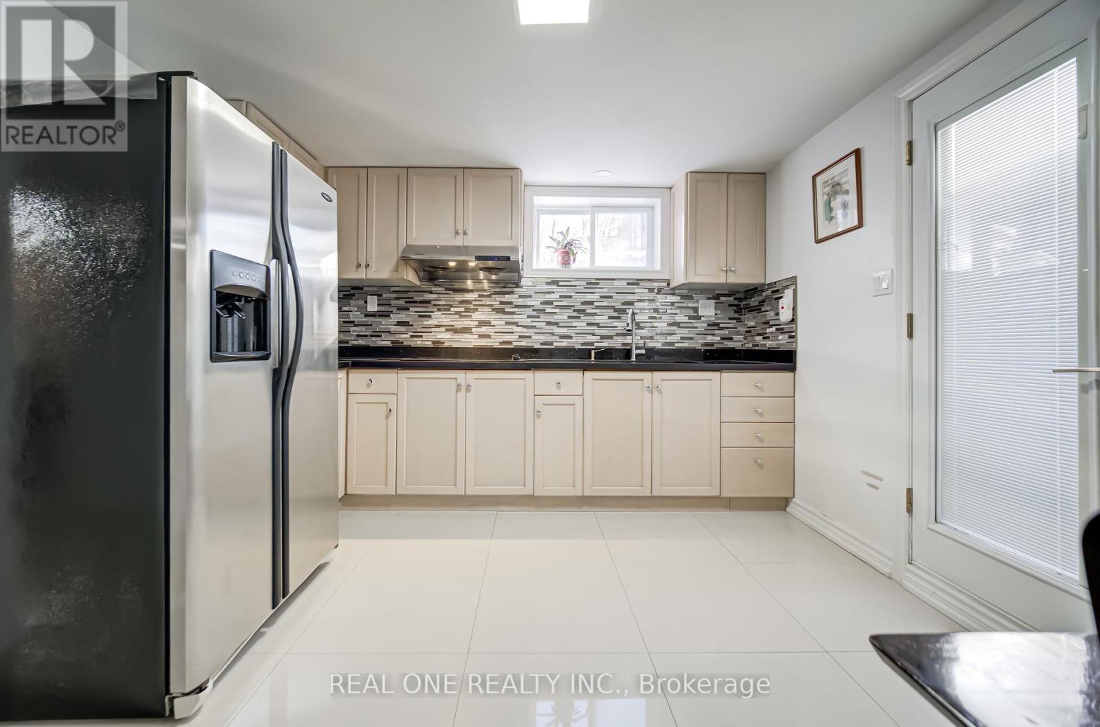 2 Grittani Lane, Toronto, Ontario  M1S 5B7 - Photo 12 - E13045804