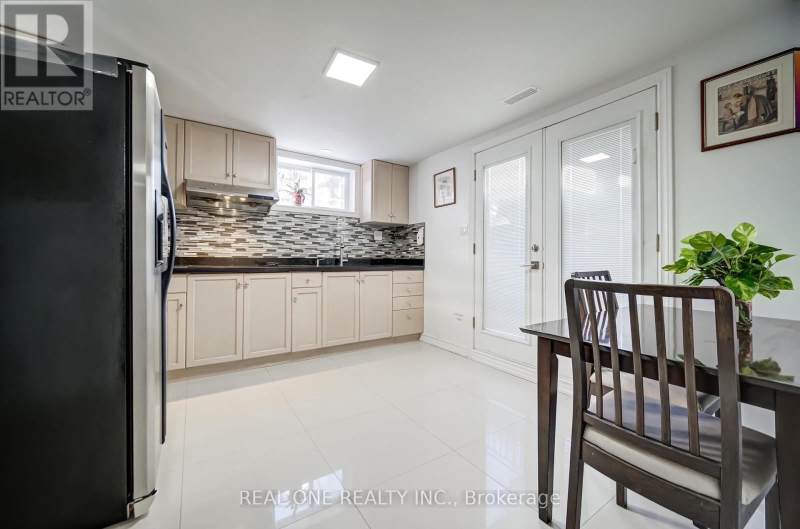 2 Grittani Lane, Toronto, Ontario  M1S 5B7 - Photo 13 - E13045804