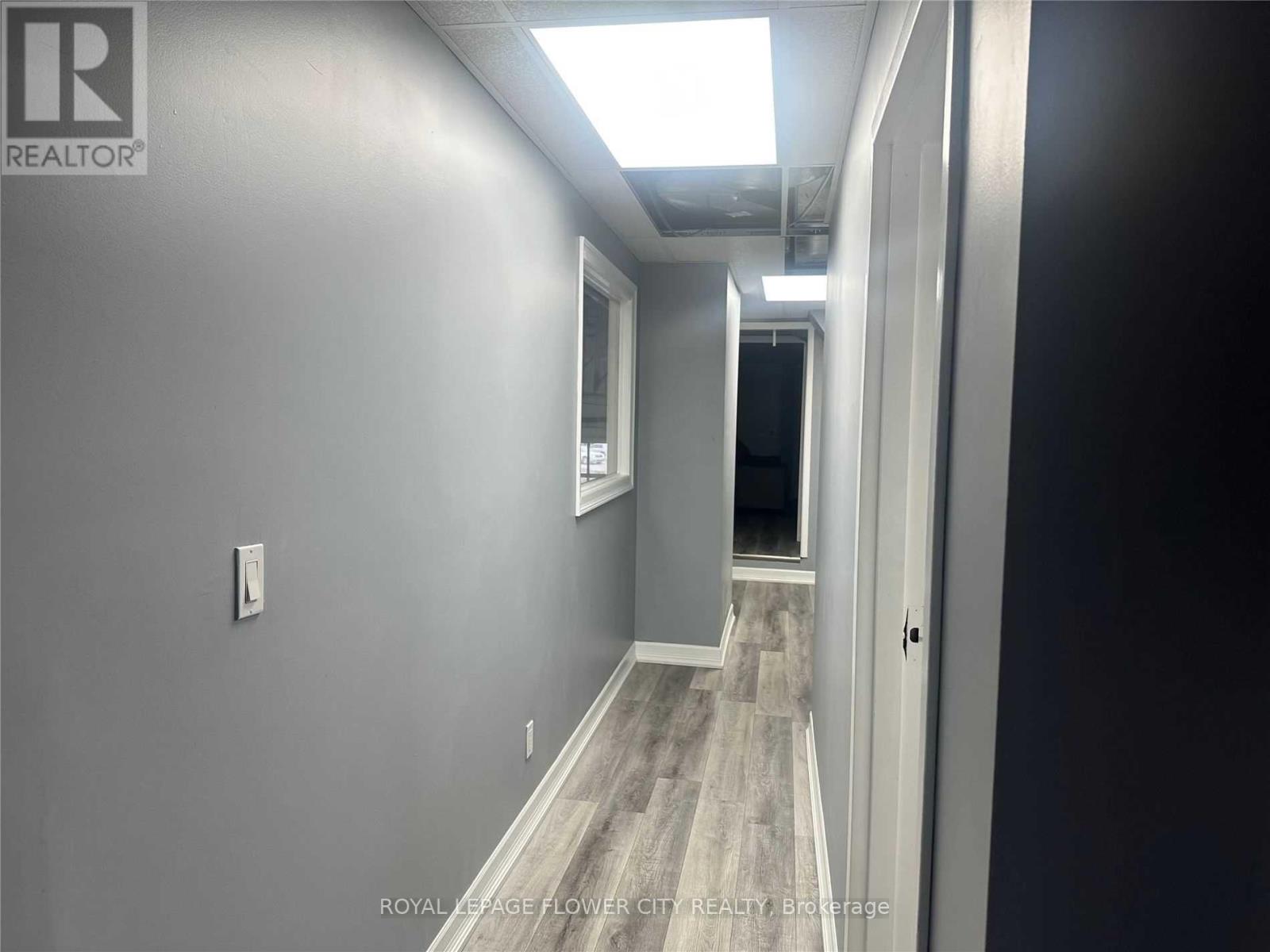 355 Rexdale Boulevard, Toronto, Ontario  M9W 1R9 - Photo 10 - W12481434