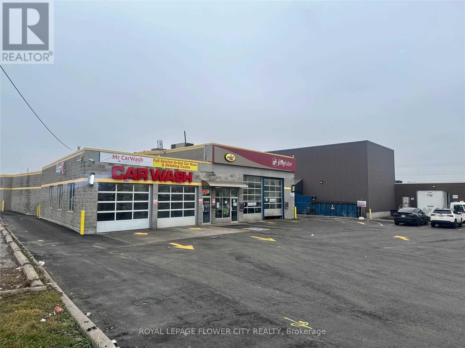 355 Rexdale Boulevard, Toronto, Ontario  M9W 1R9 - Photo 2 - W12481434