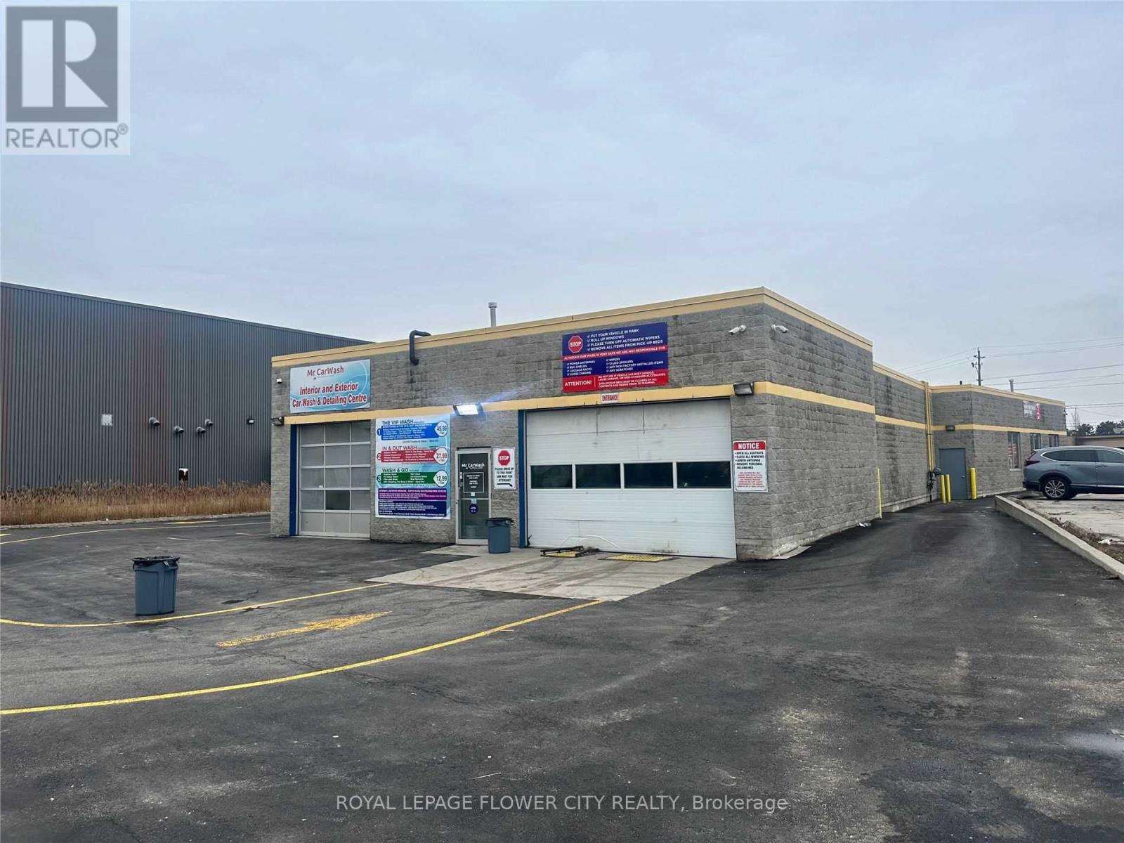 355 Rexdale Boulevard, Toronto, Ontario  M9W 1R9 - Photo 4 - W12481434