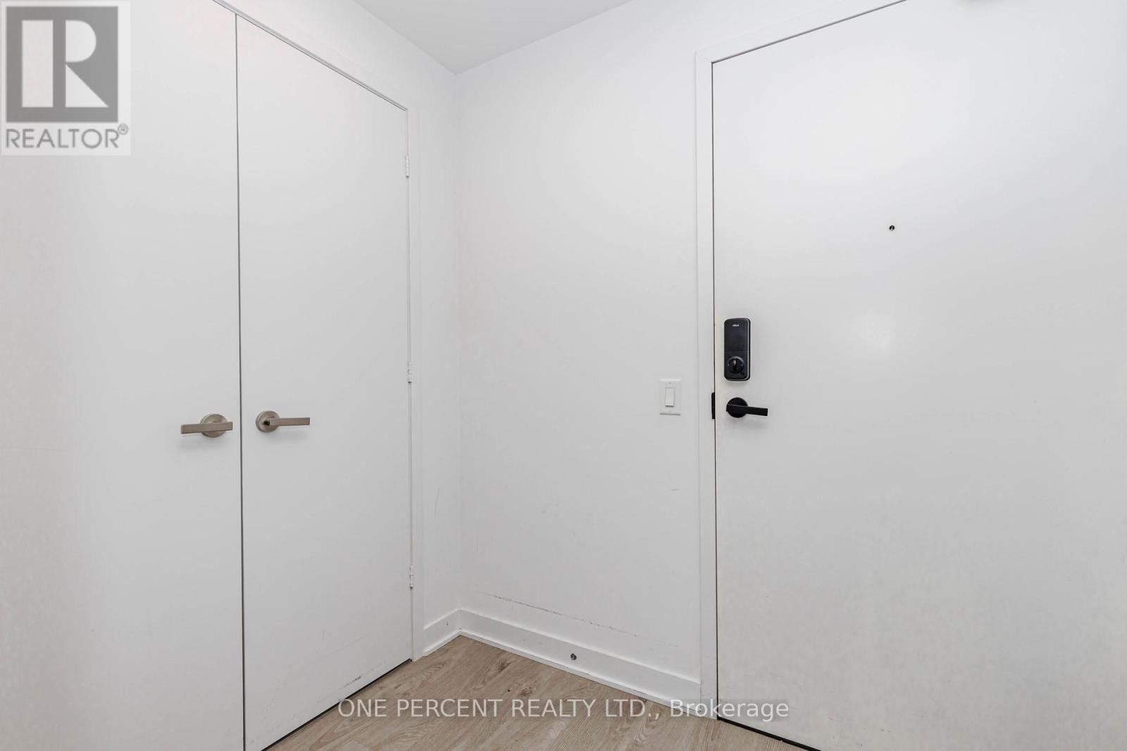 204 - 3900 Confederation Parkway, Mississauga, Ontario  L5B 0M3 - Photo 13 - W12767870