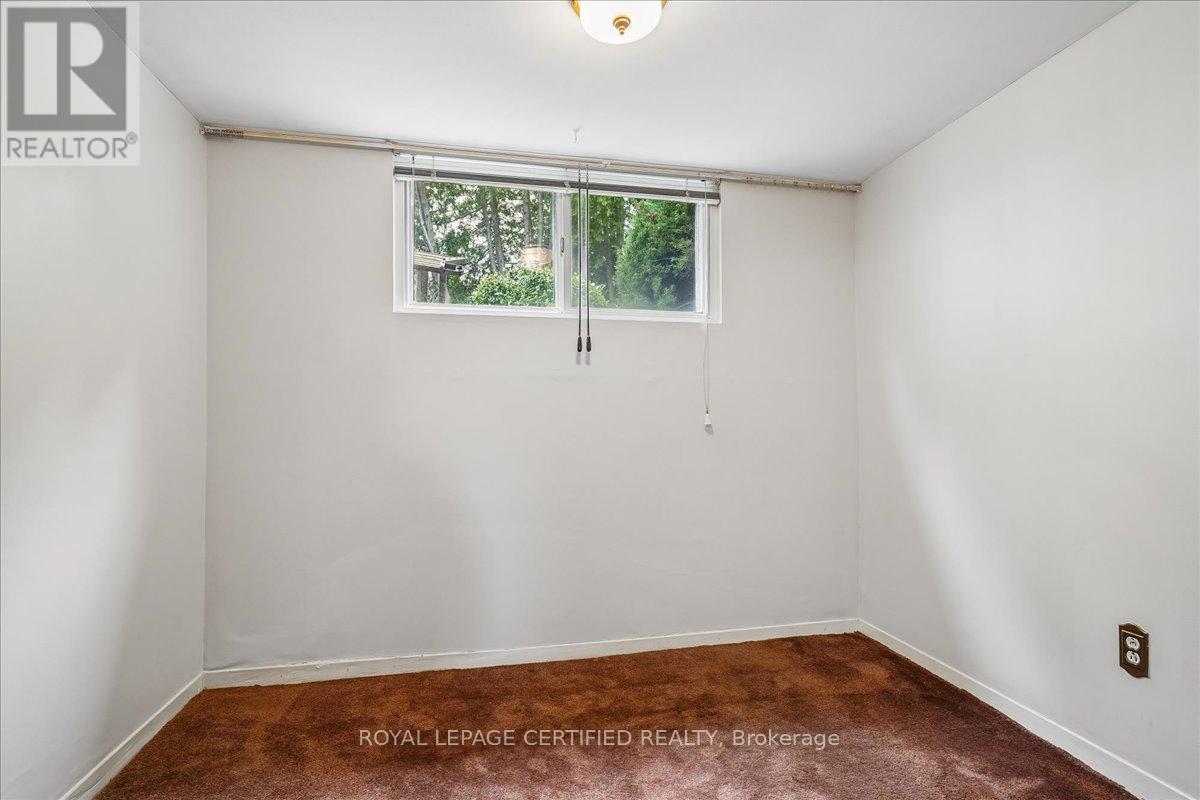 1639 Sunnycove Drive, Mississauga, Ontario  L4X 1B6 - Photo 33 - W13038708