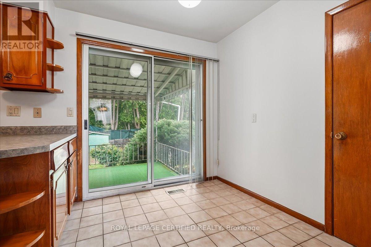 1639 Sunnycove Drive, Mississauga, Ontario  L4X 1B6 - Photo 17 - W13038708